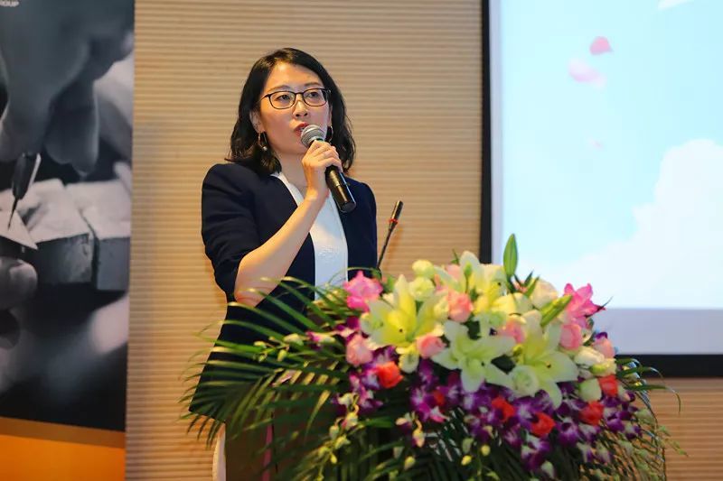 艳姐说昨晚随着正荣地产助理总裁,营销中心总经理段静