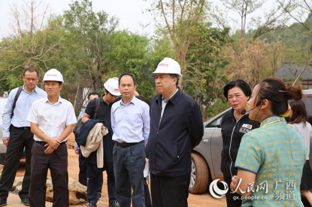 赵丽莉,住建部城建司市政处调研员吴涛,住建部城建司园林处干部许士翔