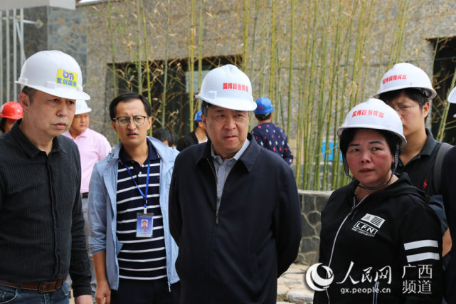 赵丽莉,住建部城建司市政处调研员吴涛,住建部城建司园林处干部许士翔