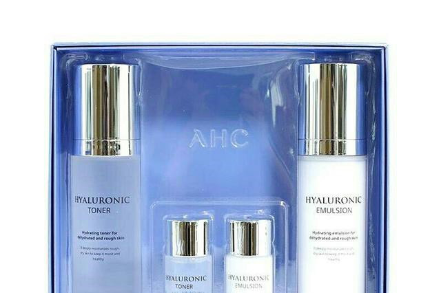 适合学生党用的水乳套装,亲民又补水,不输SK