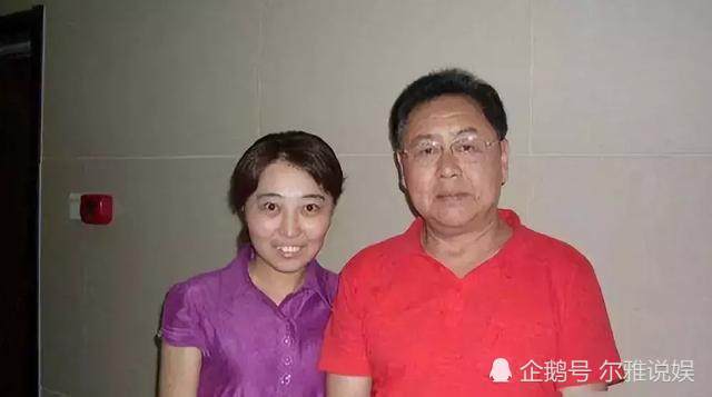 儿子马洋如今身为某公司总裁,身份地位都不一般,这样的马德华也算是