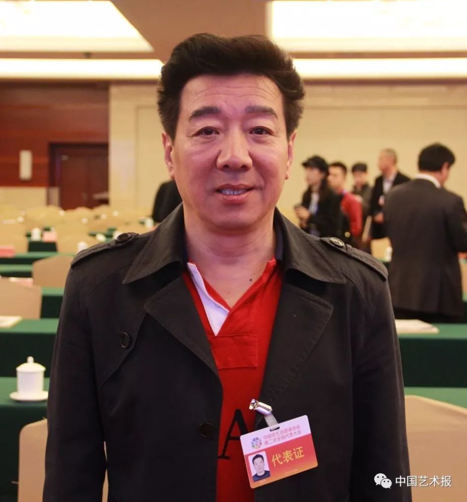 冯巩当选新一届中国文艺志愿者协会主席 