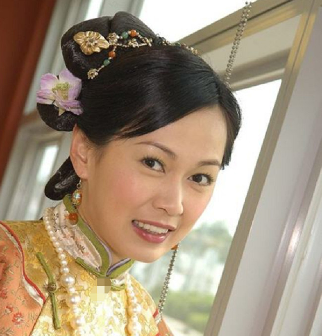 她曾是tvb最具魅力的女星,气场不输宁静,如今46岁成这样
