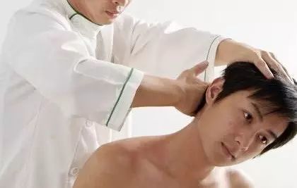 颈椎病|睡一觉醒来，脖子不能转了