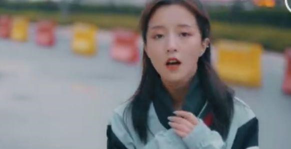 莉哥的违约金有多少法律来告诉你,网友倾家荡