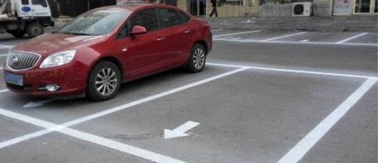 认准颜色!滨海新区施划蓝色免费停车位3173个