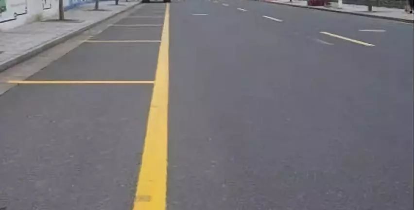 认准颜色!滨海新区施划蓝色免费停车位3173个