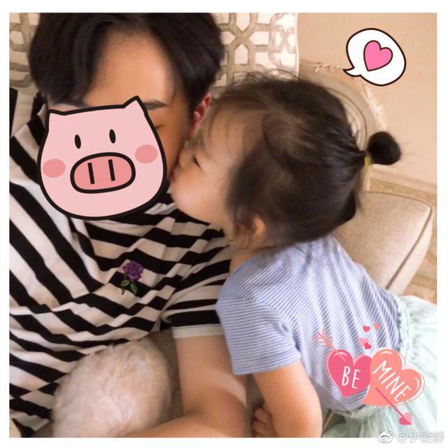 伊能静|伊能静儿子哈利恋爱了？用心示爱并高调表白异性：就爱你凸凸的颧骨