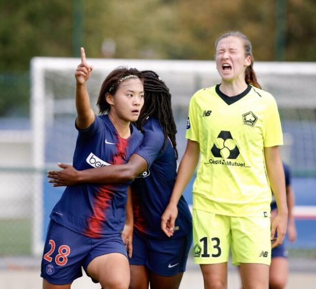 王霜外脚背破门当选法甲最佳进球 网友:应该招