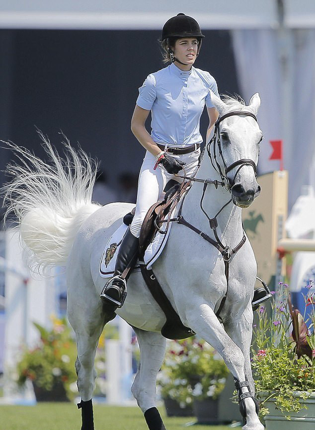 夏洛特-卡西拉吉,摩纳哥大公主卡罗琳公主的爱女,格蕾丝王妃的外孙女.