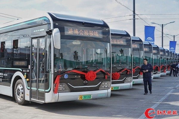 上海公交车进口博览会图片