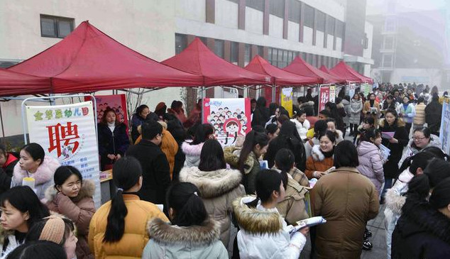 很多人找中介进厂,可你知道中介会扣掉你多少