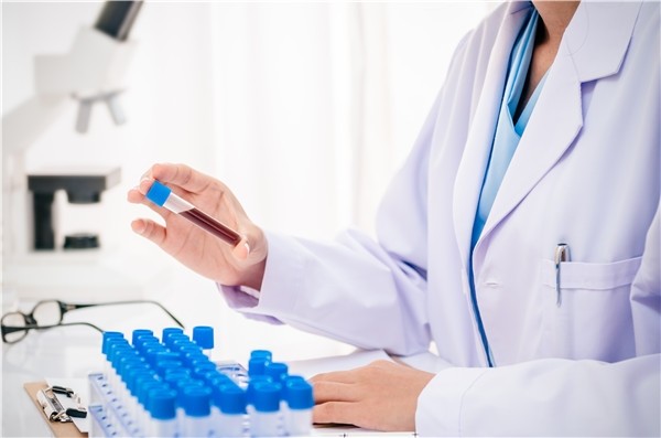 易瑞沙之后可换2992,也可换凡德他尼,也可换阿西替尼(如果免疫组化