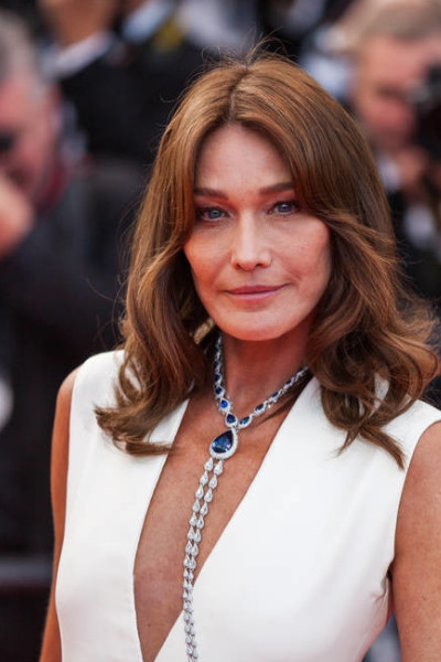 第一夫人罕见照曝光:布吕尼"狗链"加身,梅兰妮亚美貌优雅并存