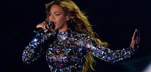 娛樂beyonce在得克音樂會上與jayz展示她的殺手圖