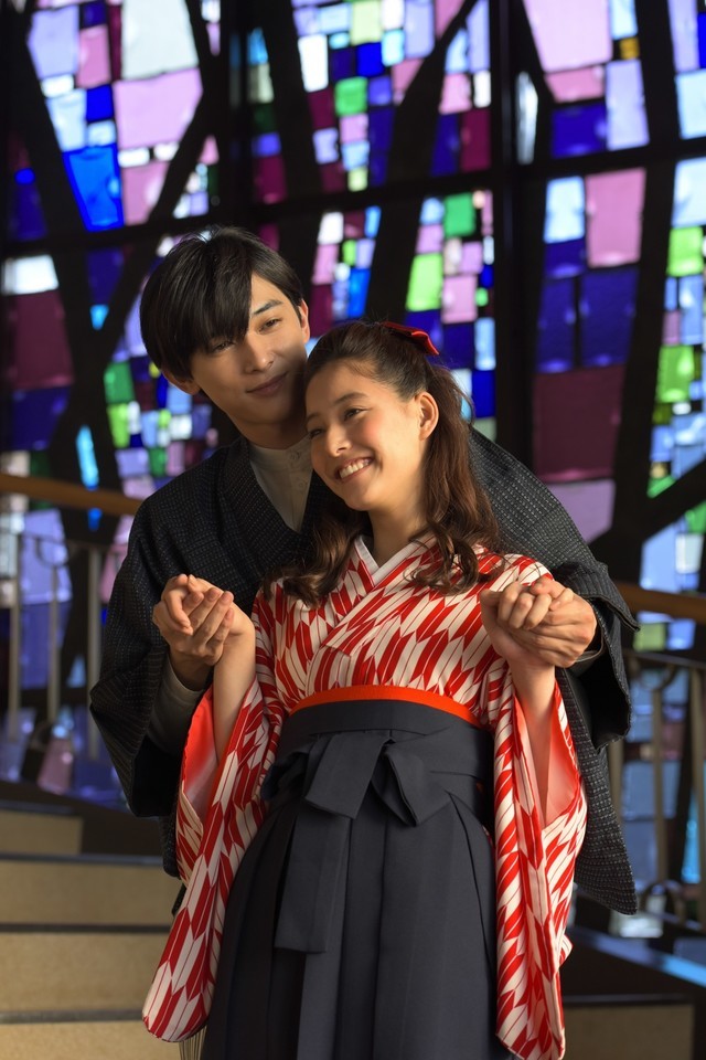 致敬原作那个女孩的俘虏剧照公开