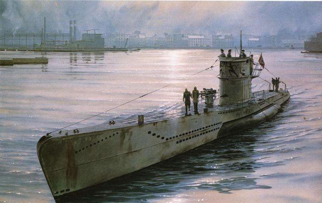 二战英德海军海战实拍,图五船被击中浓烟冲天,英国海军编队前进