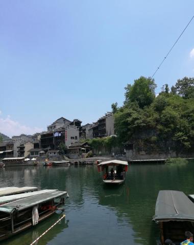 《边城:碧溪岨边的灵魂起落