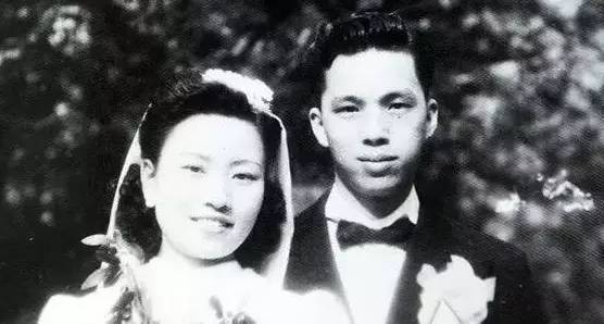 相守70多年,丈夫天天给妻子背诵英文情书!