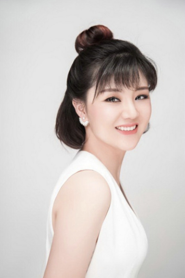 《许你浮生若梦》热播 美女制片华萍成为焦点名利双收