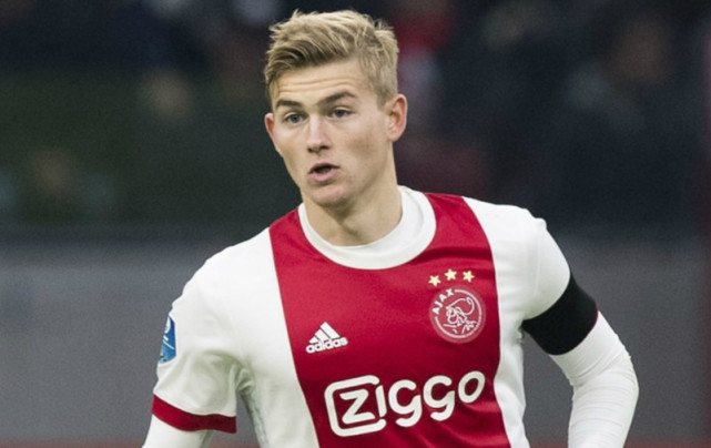 尤文图斯夏天引入c罗,又召回了博努奇,锋线和防线都得到了加强,他们