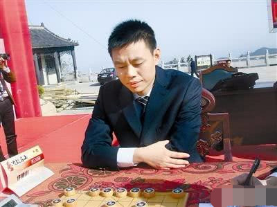 我以为到目前为止,胡司令应该排在中国象棋第一的位置,虽然现在王天一