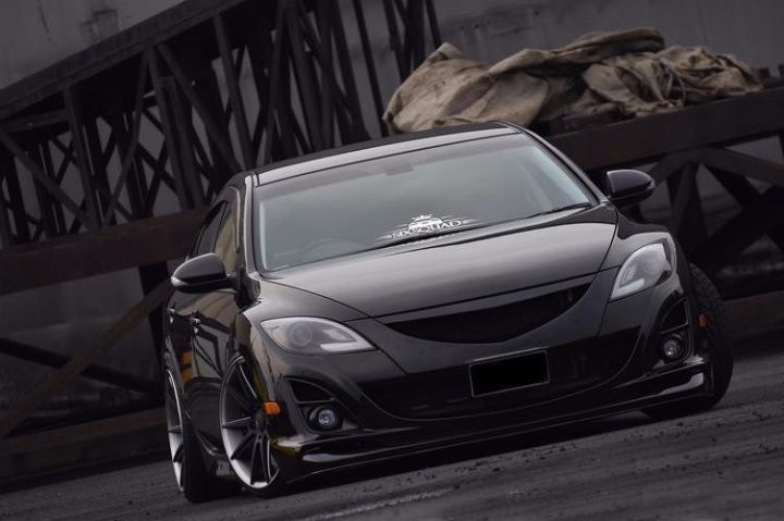 表情诡异的笑面"黑色武士",低趴马自达睿翼!