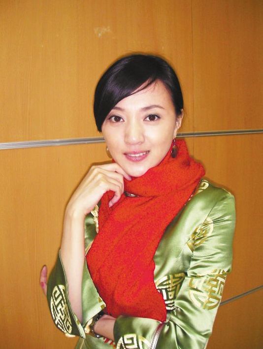 她曾是春晚"常客",却因传被"潜规则"导致抑郁,至今仍单身!