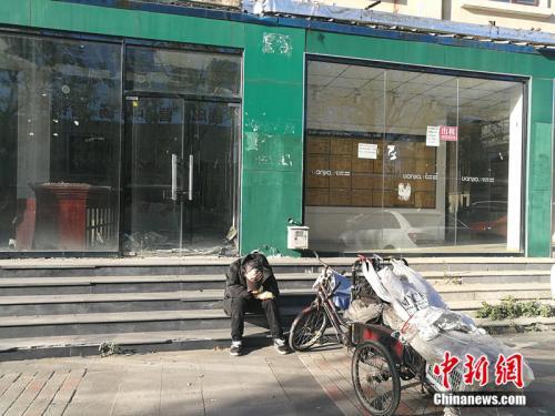 燕郊楼市探访：炒房客血赔上百万 售楼处大门紧锁[墙根网]