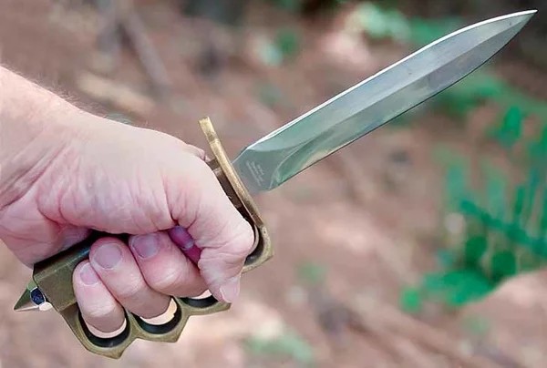 近战格斗的最佳武器,美军士兵常用它在战壕内破碎敌人的头骨|美军