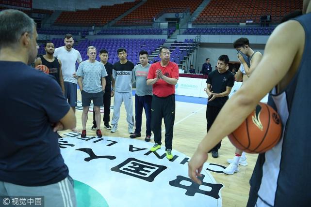 山东男篮提出赛季新目标 吴庆龙:年轻球员分担