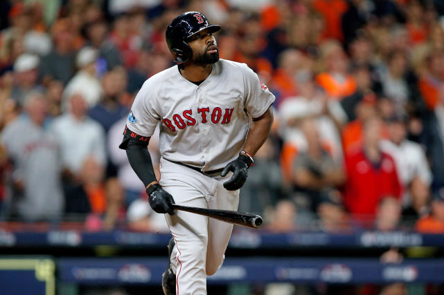 小布拉德利轰出满贯炮 "老爹"兴奋异常疯狂庆祝