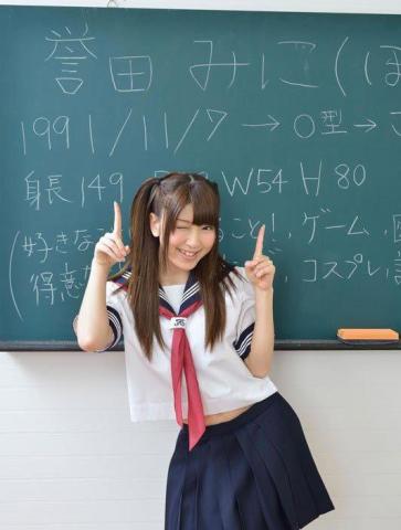 青春学院风迷你美少女教室水手服写真 游戏女神