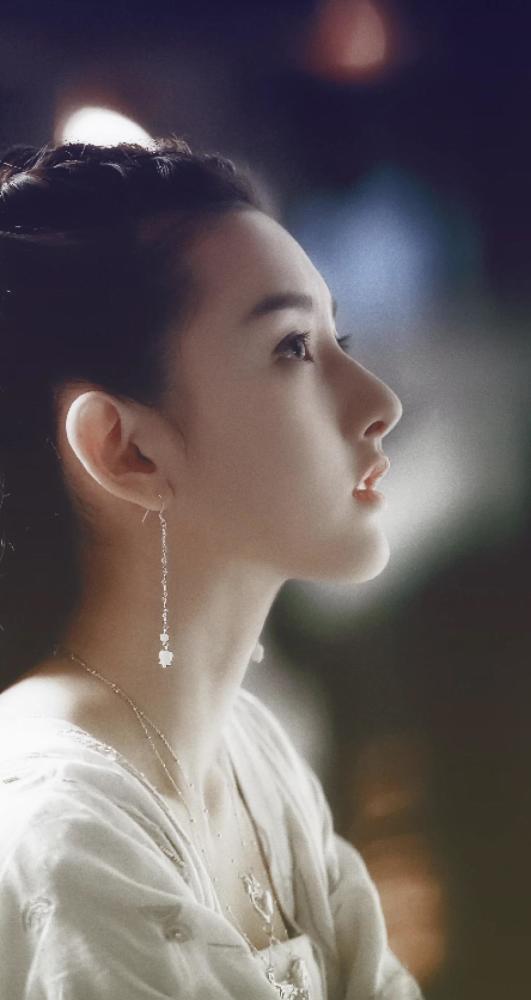 宋祖儿换新发型更加甜美,让人感叹这才是真正