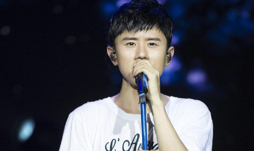 张杰与韩星文根英长相如同亲兄妹,当事人也难