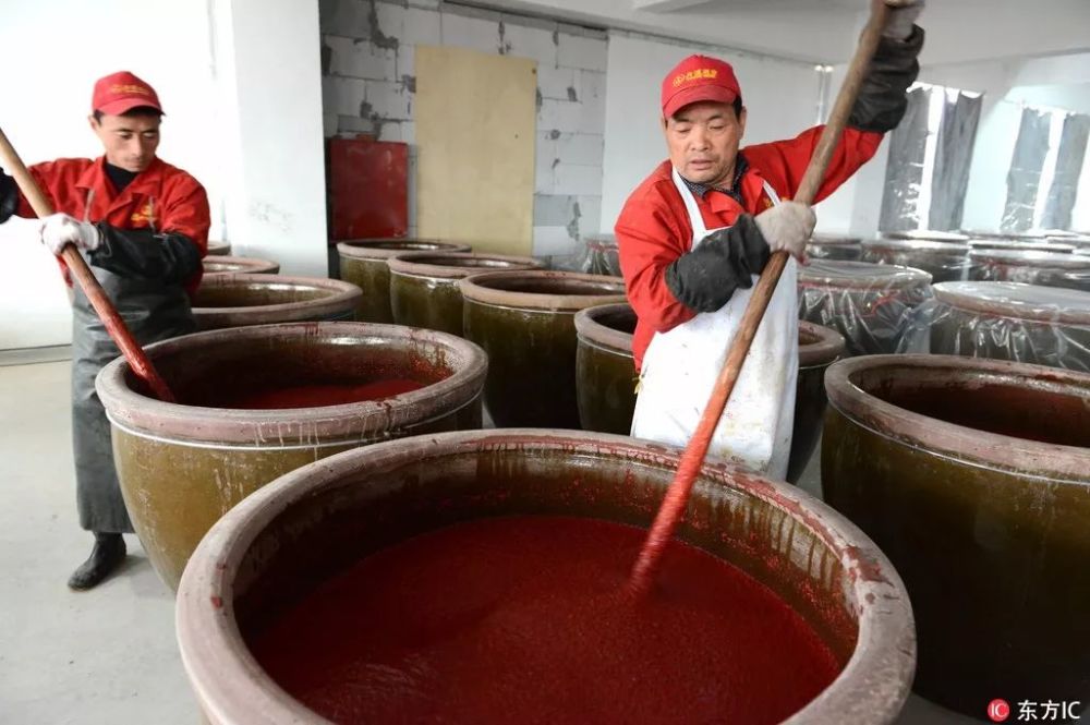 在食品发酵领域,红曲霉及其色素主要用于 酿酒,酿 米醋,制作腐乳,腌制