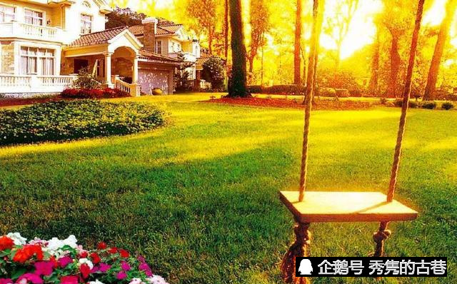 他们立了契约,那个人被关在一间房子里,需要什么东西,只要写张条子放