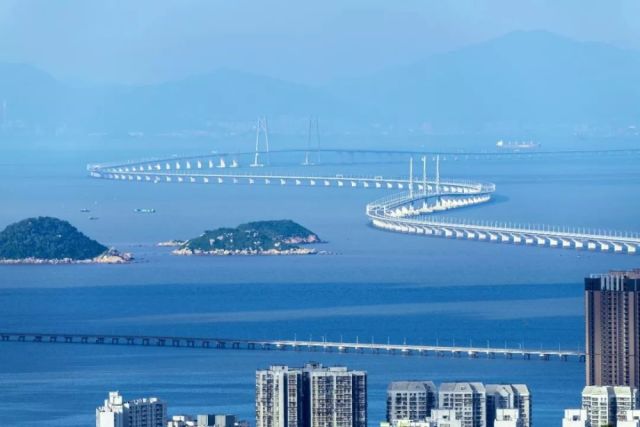 港珠澳大桥24日正式通车!和番禺人有关的信息