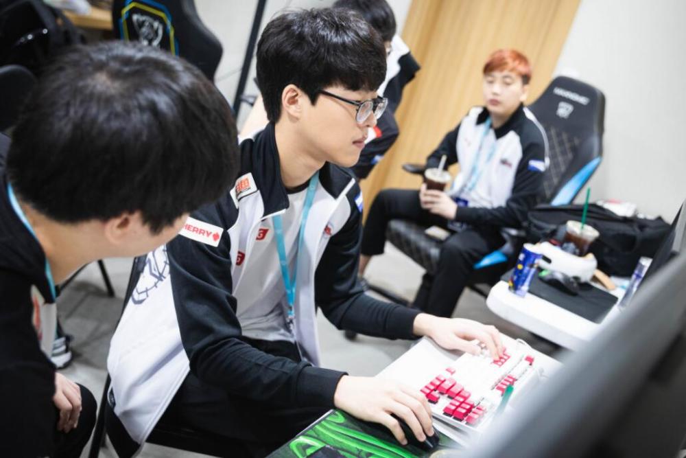 2018英雄联盟全球总决赛开赛之前,kt战队的上单smeb选手就被众多媒体