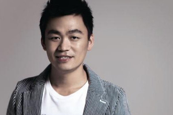 老梁揭秘王宝强真实身份,冯小刚捧他的原因不