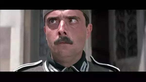 电影往事:《虎口脱险》中的斗鸡眼士兵,原来是演员米歇尔·莫多