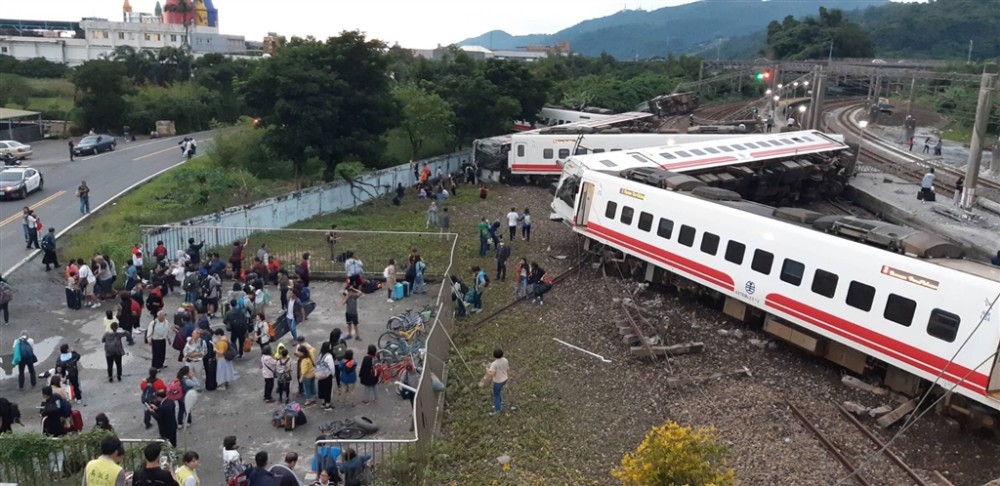 臺鐵普悠瑪列車發生出軌事故 已致22人遇難171人受傷