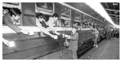 改革开放40年给上海带来了巨大的变化