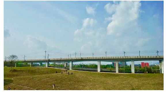 沙坪坝区赖家桥轻轨站整治后 城管委供图在沙坪坝赖家桥轻轨站旁空地