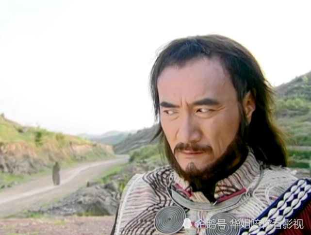 他之前是南诏国的顶梁柱,不过因为自己的义子石杰人长成之后就把他的