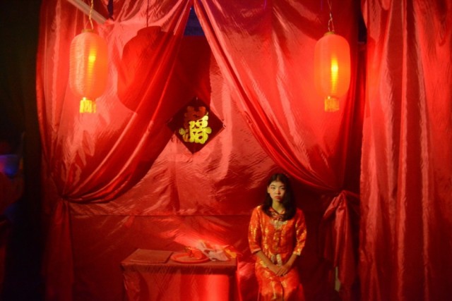 东莞隐贤山庄惊悚活动:与"女鬼"结婚拜堂,你敢玩吗?