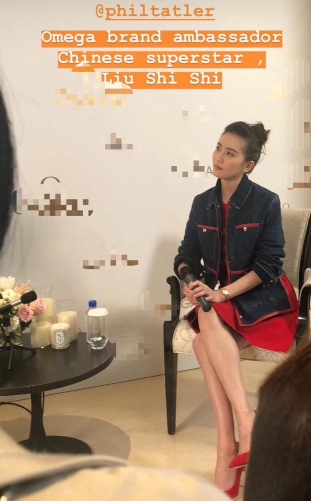 刘诗诗久违现身参加活动 四肢纤细小腹平坦破怀孕传闻