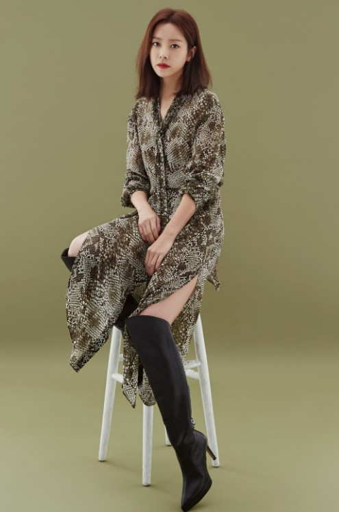 韩志旼是有多瘦,这么窄的紧身裤居然穿不满,换一般人绝对穿不进