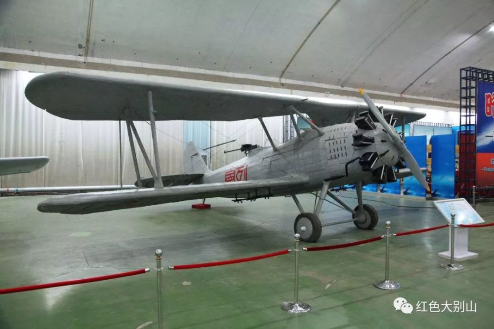 中国第一辆飞机图片