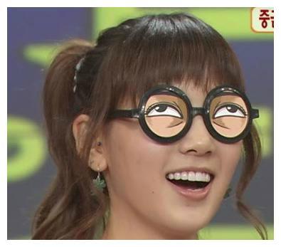 幽默笑话:小舅子的女儿三岁,牙尖嘴利!